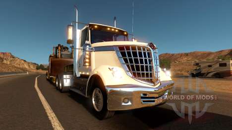 Internacional de LoneStar en el tráfico para American Truck Simulator