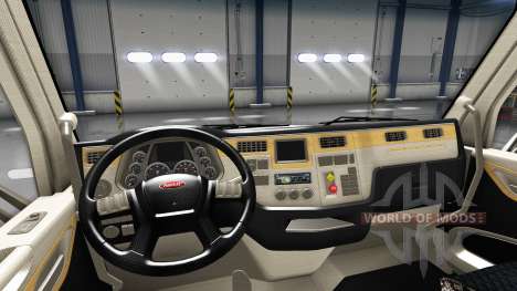 Rediseñado el interior en un Peterbilt 579 para American Truck Simulator